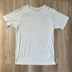 ‘alo yoga’ triumph raglan tee